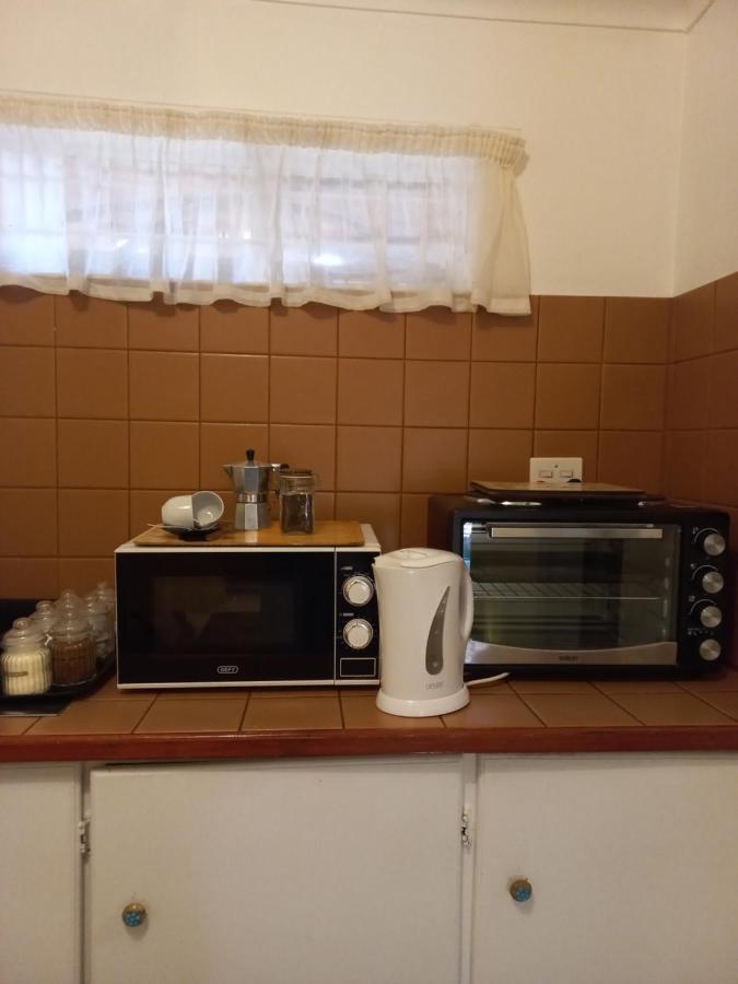 Hotel A La Fugue Upington Esterno foto