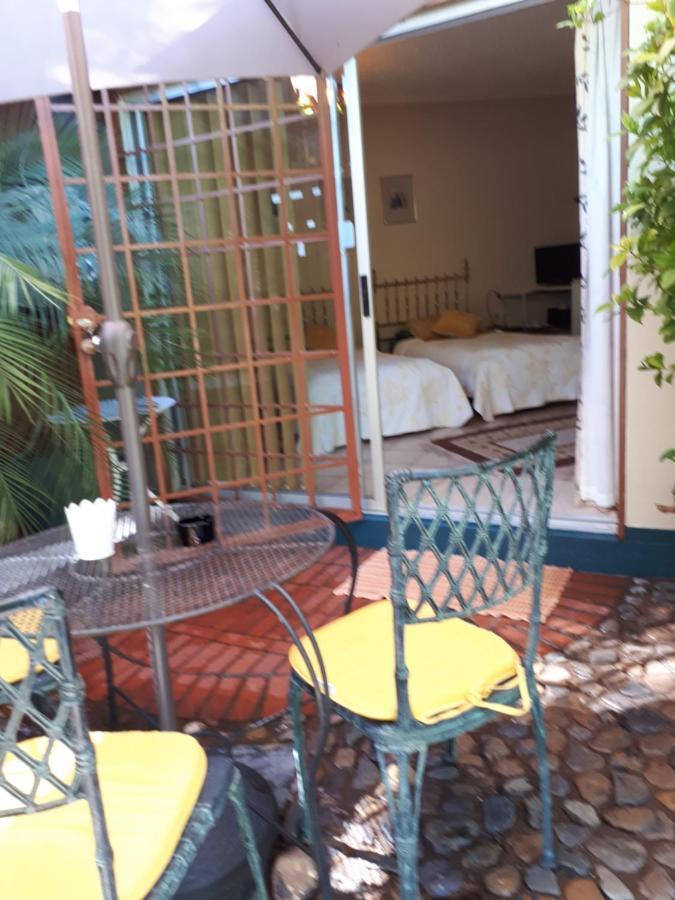 Hotel A La Fugue Upington Esterno foto