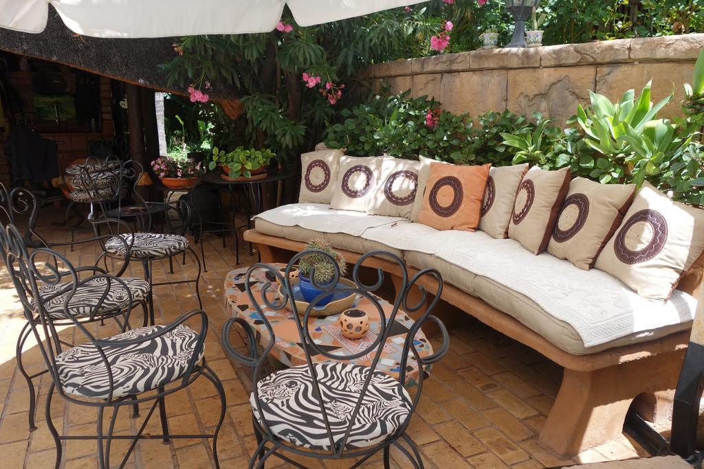 Hotel A La Fugue Upington Esterno foto
