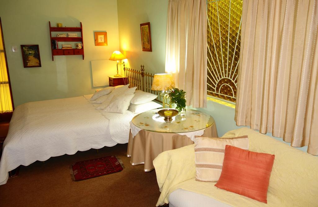 Hotel A La Fugue Upington Esterno foto